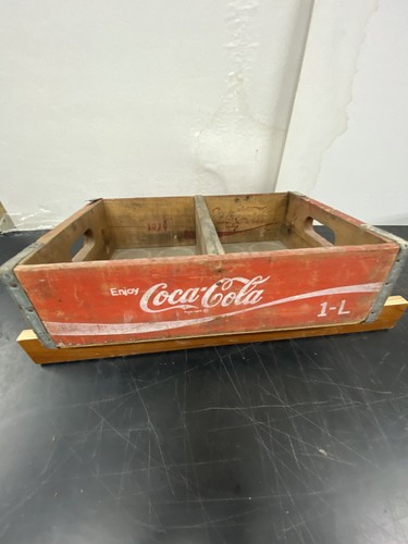 Vintage coca cola red - coca, wood
